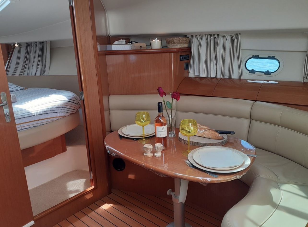 slider 9 Jeanneau Prestige 34